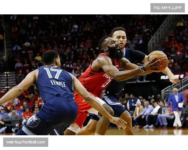 联盟吹罚尺度调整影响赛事格局,多支球队适应新规面临考验 联盟吹罚尺度调整影响赛事格局,多支球队适应新规面临考验